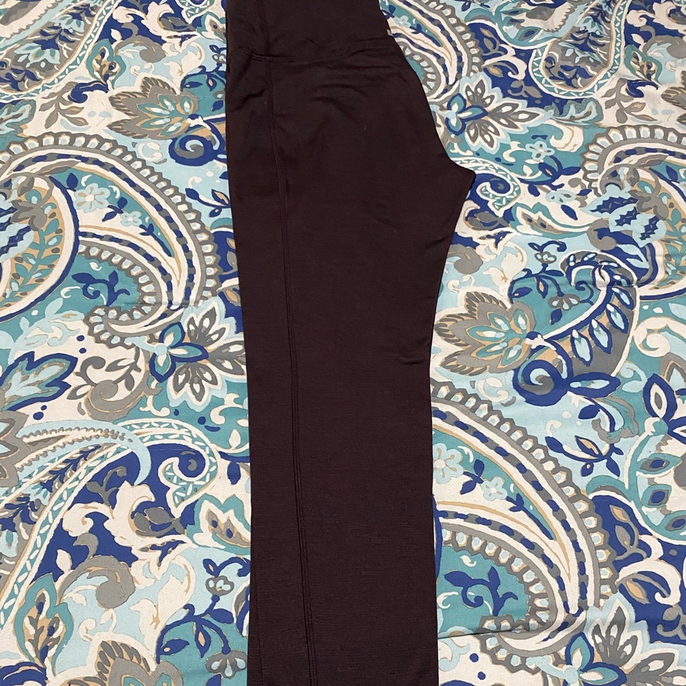 Mondetta insulated burgundy leggings.